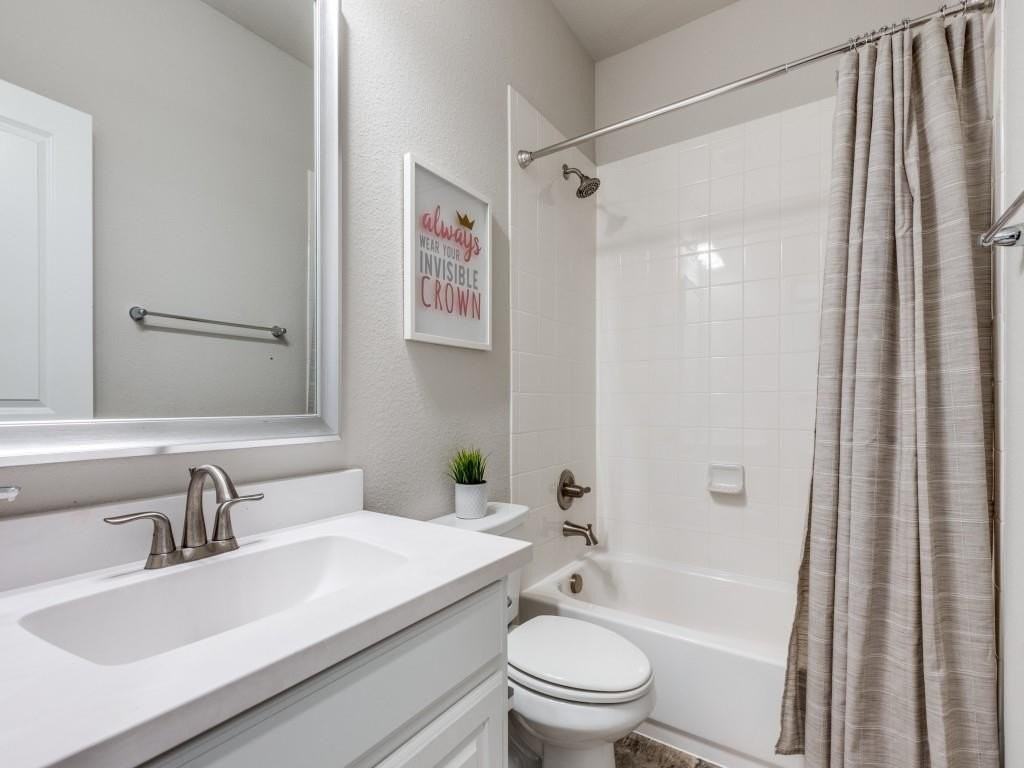 833 Underwood Ln - Photo 4 of 40