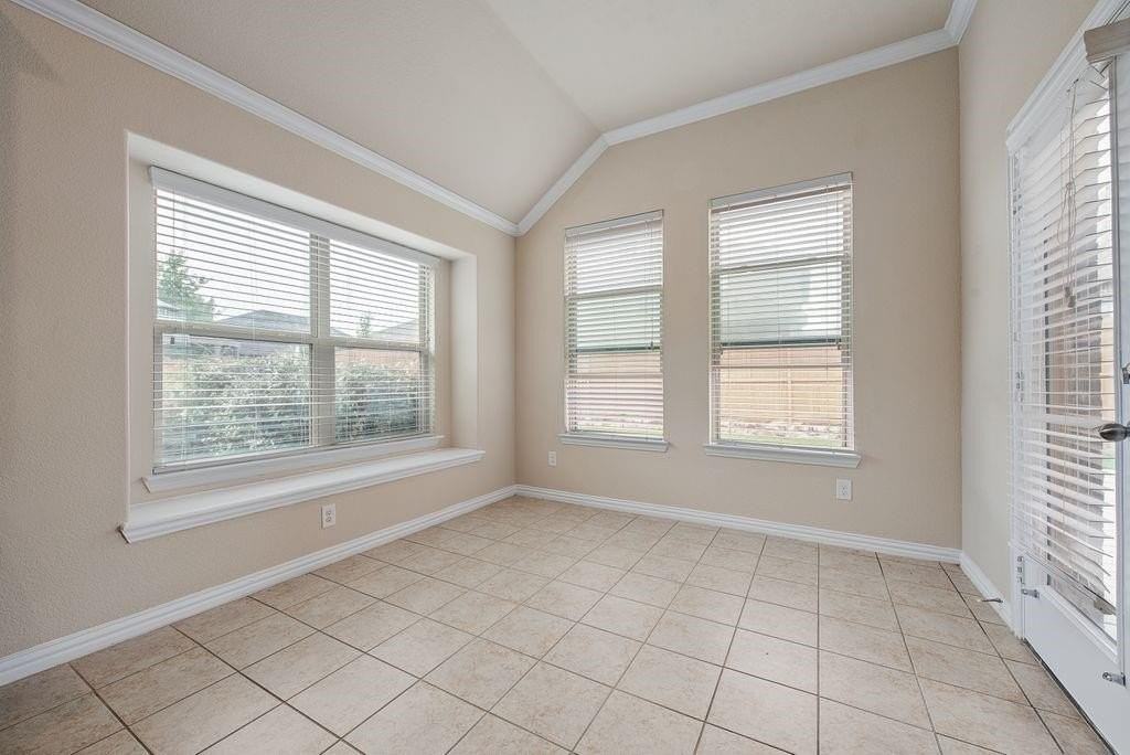 16629 Amistad Ave - Photo 5 of 20