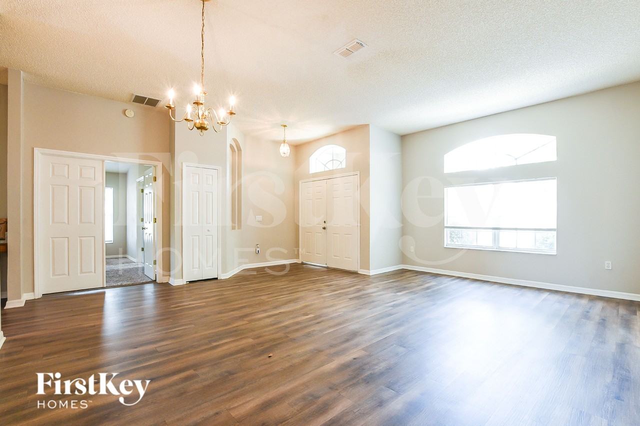 2411 Dumas Dr - Photo 6 of 19