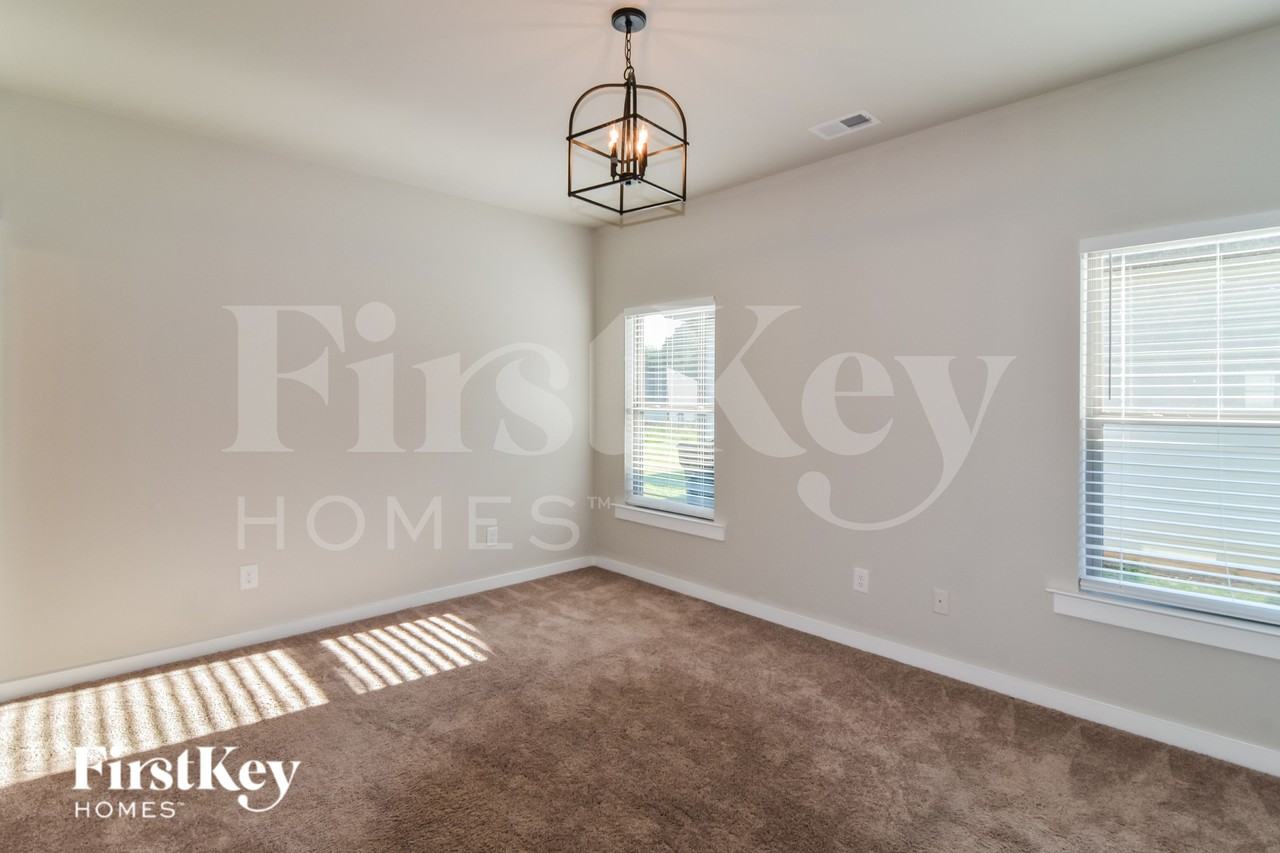 135 Avalon Way - Photo 5 of 16