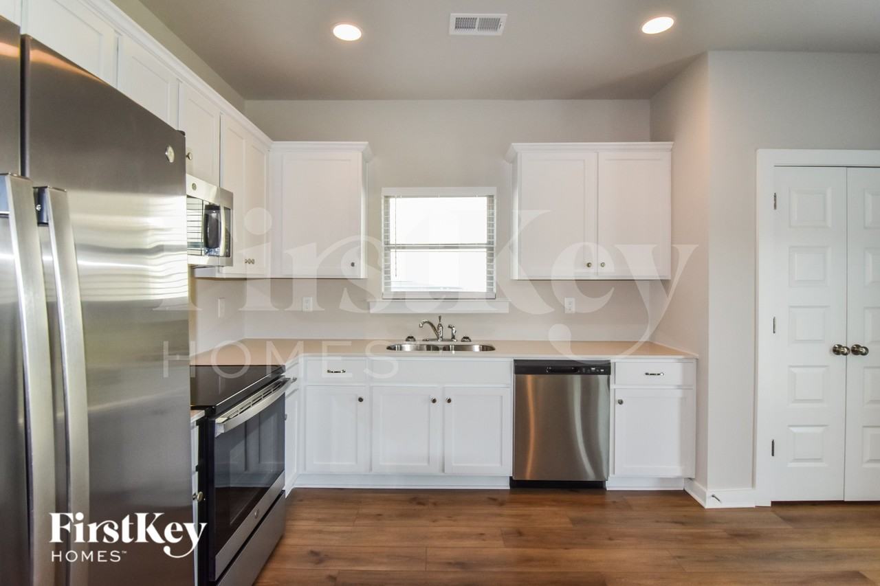 135 Avalon Way - Photo 7 of 16