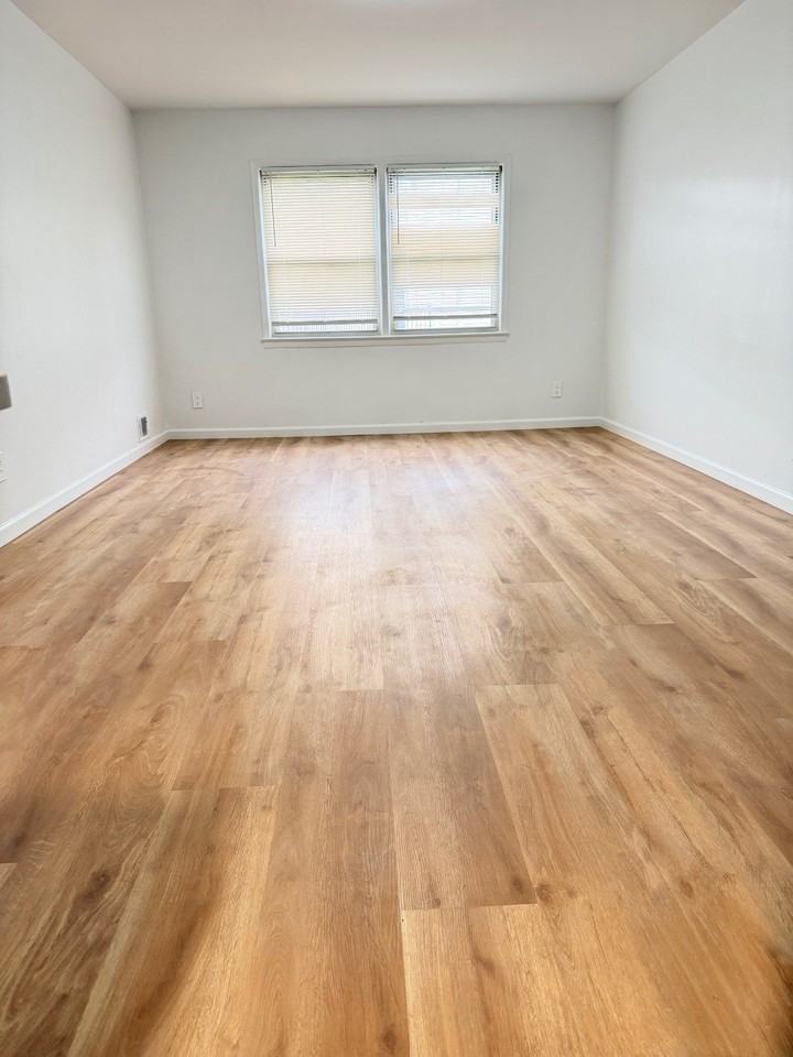 2306 215th St #1FLBS - Photo 4 of 11