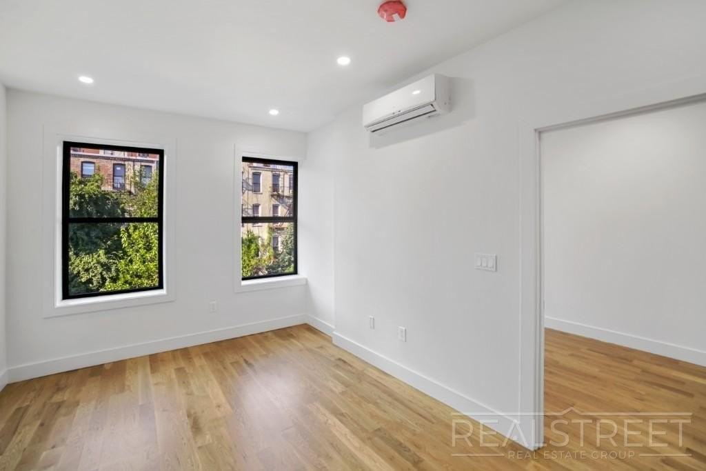 1401 Dean St #2F - Photo 2 of 7