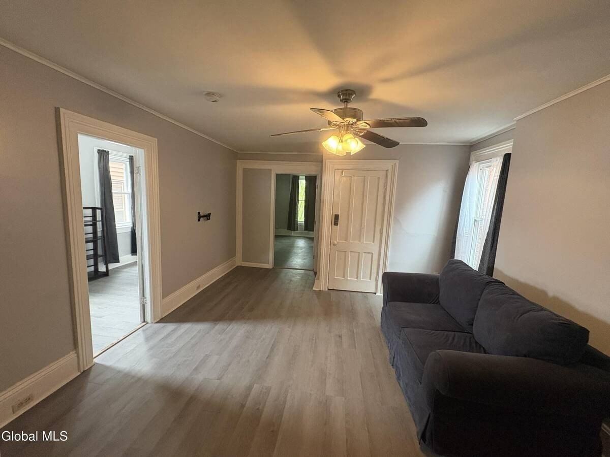 334 4th St #3 - Photo 3 of 15