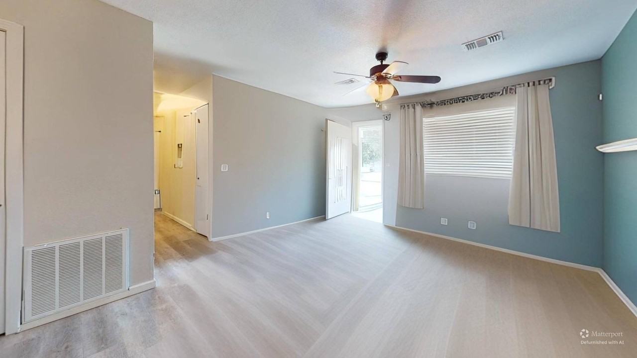 1202 E Keller St - Photo 3 of 16