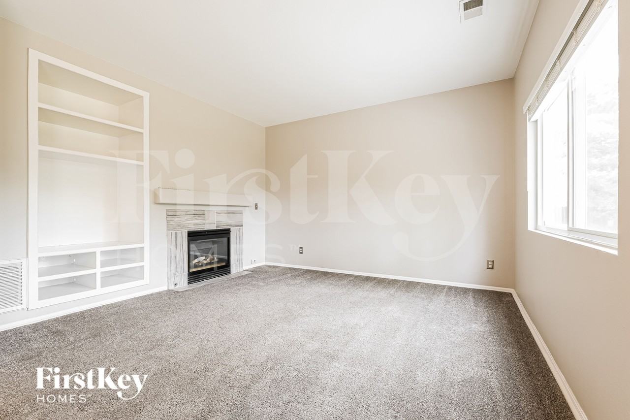 5135 Nighthawk Pkwy - Photo 4 of 19