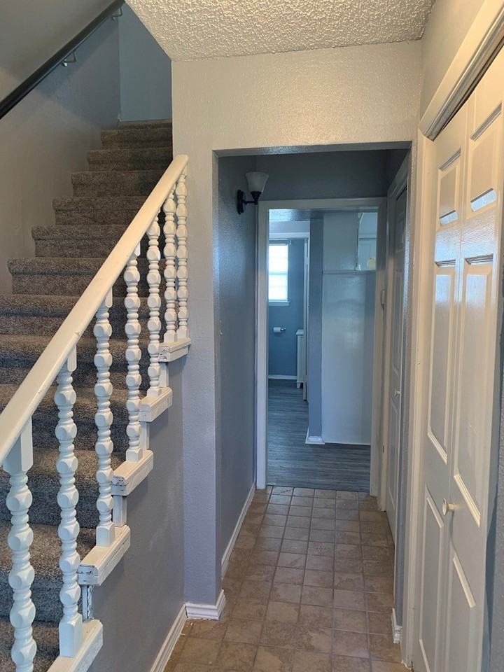 984 E Schirra Dr - Photo 3 of 21