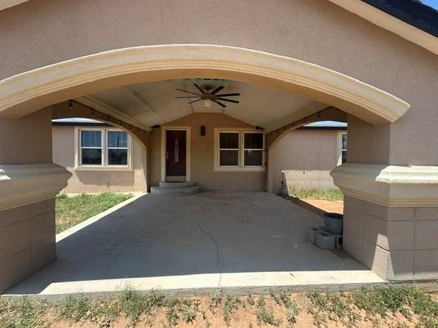 1715 N Clendenen Ave - Photo 4 of 15