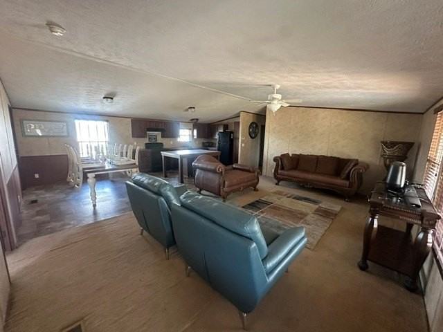 1715 N Clendenen Ave - Photo 5 of 15