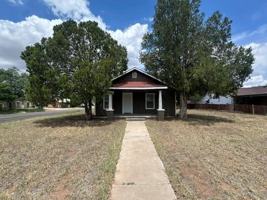 featured image of 1322 N Lincoln Ave