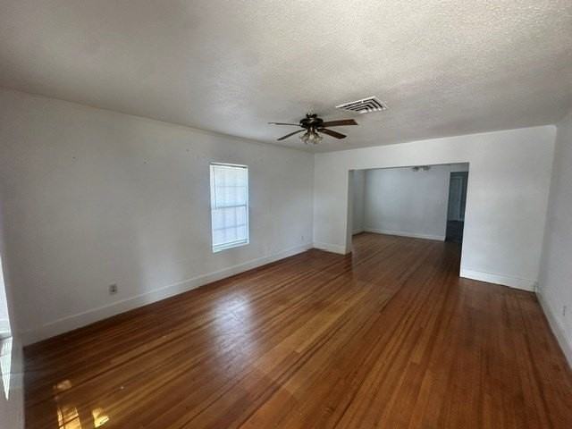 1322 N Lincoln Ave - Photo 2 of 12