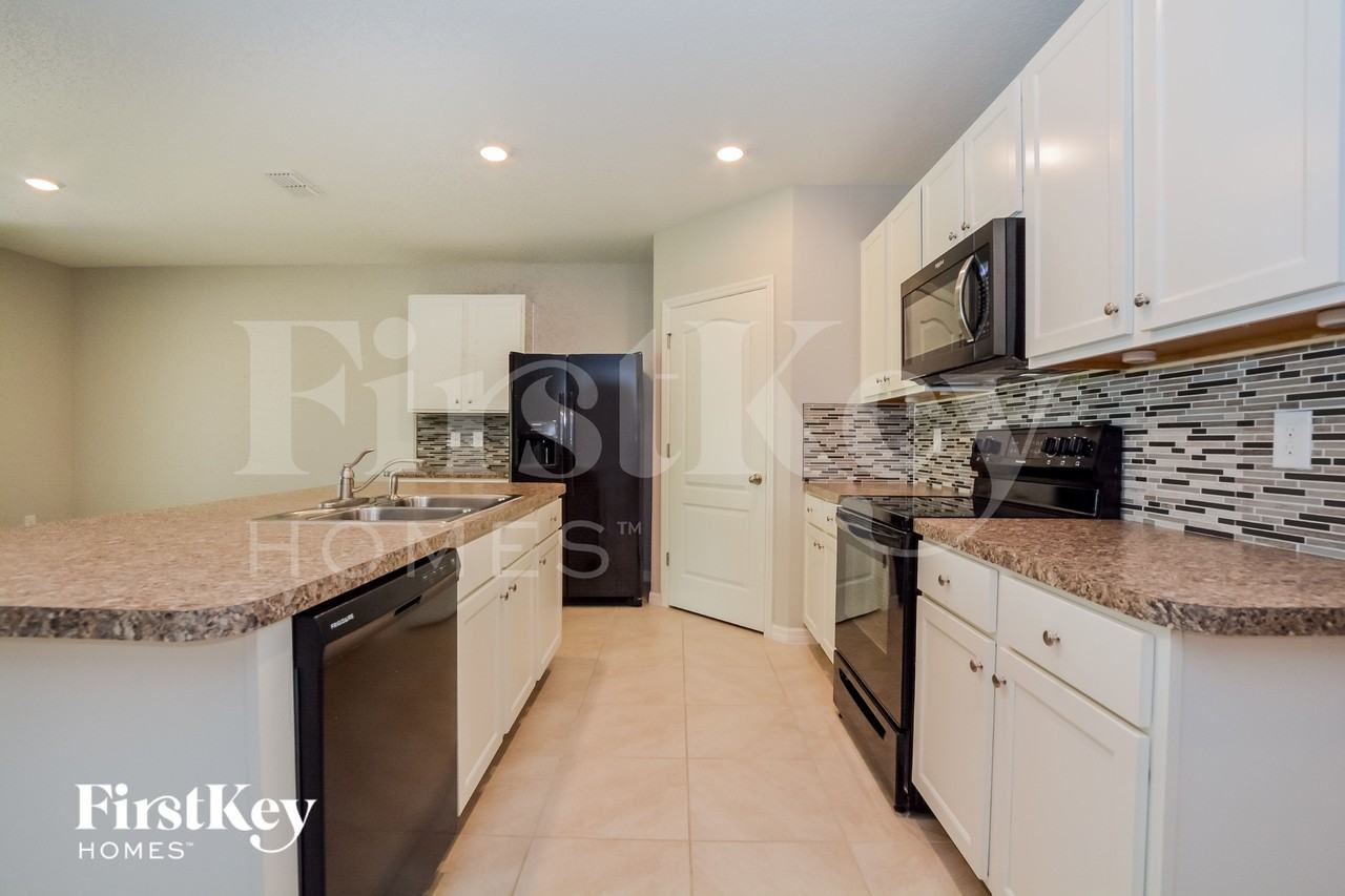 10602 Burlwood Dr - Photo 5 of 15