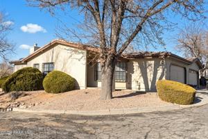 featured image of 908 N Rolling Green Rd