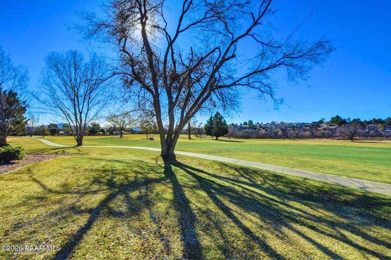 908 N Rolling Green Rd - Photo 5 of 13