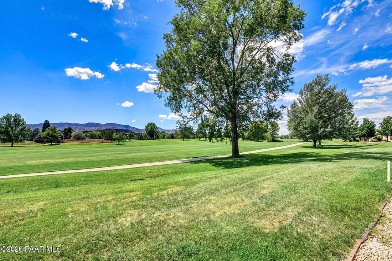 908 N Rolling Green Rd - Photo 6 of 13