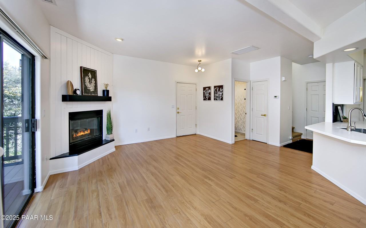 1121 Boulder Park Ave - Photo 4 of 35