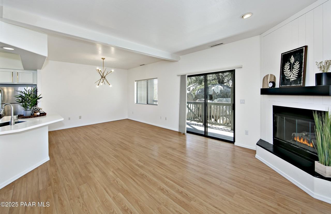 1121 Boulder Park Ave - Photo 5 of 35
