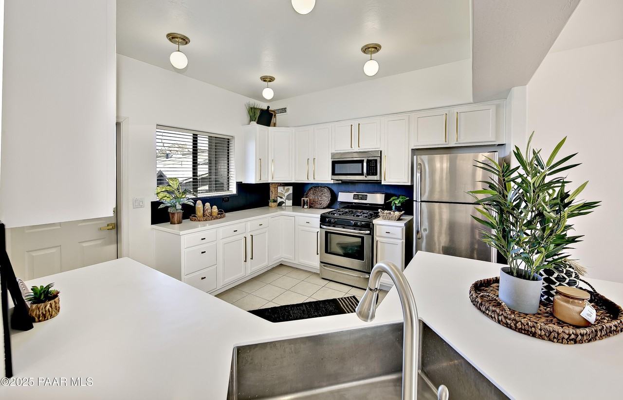1121 Boulder Park Ave - Photo 7 of 35