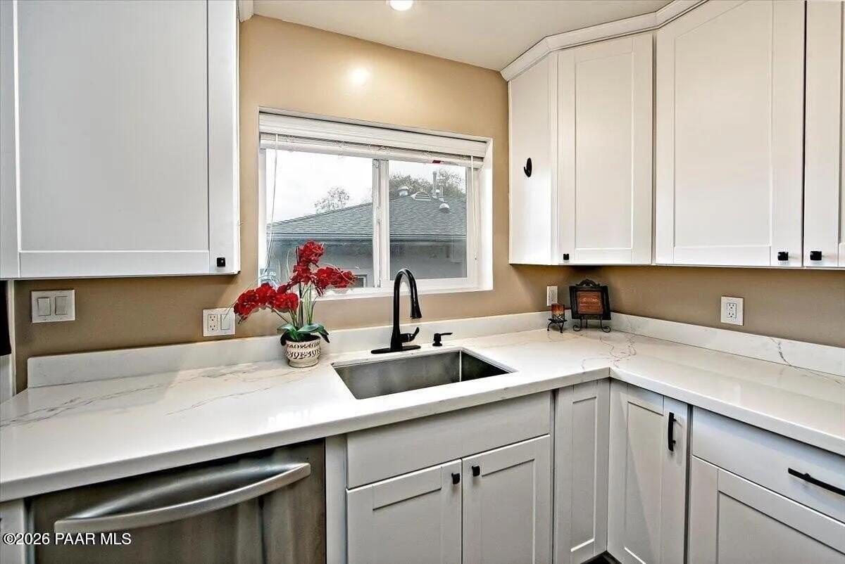 717 S Granite St #4 - Photo 5 of 18