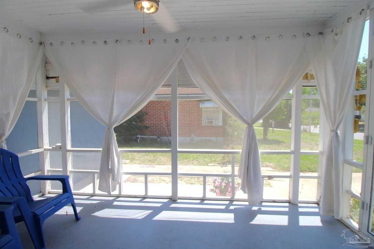 315 Flannan Rd - Photo 4 of 17