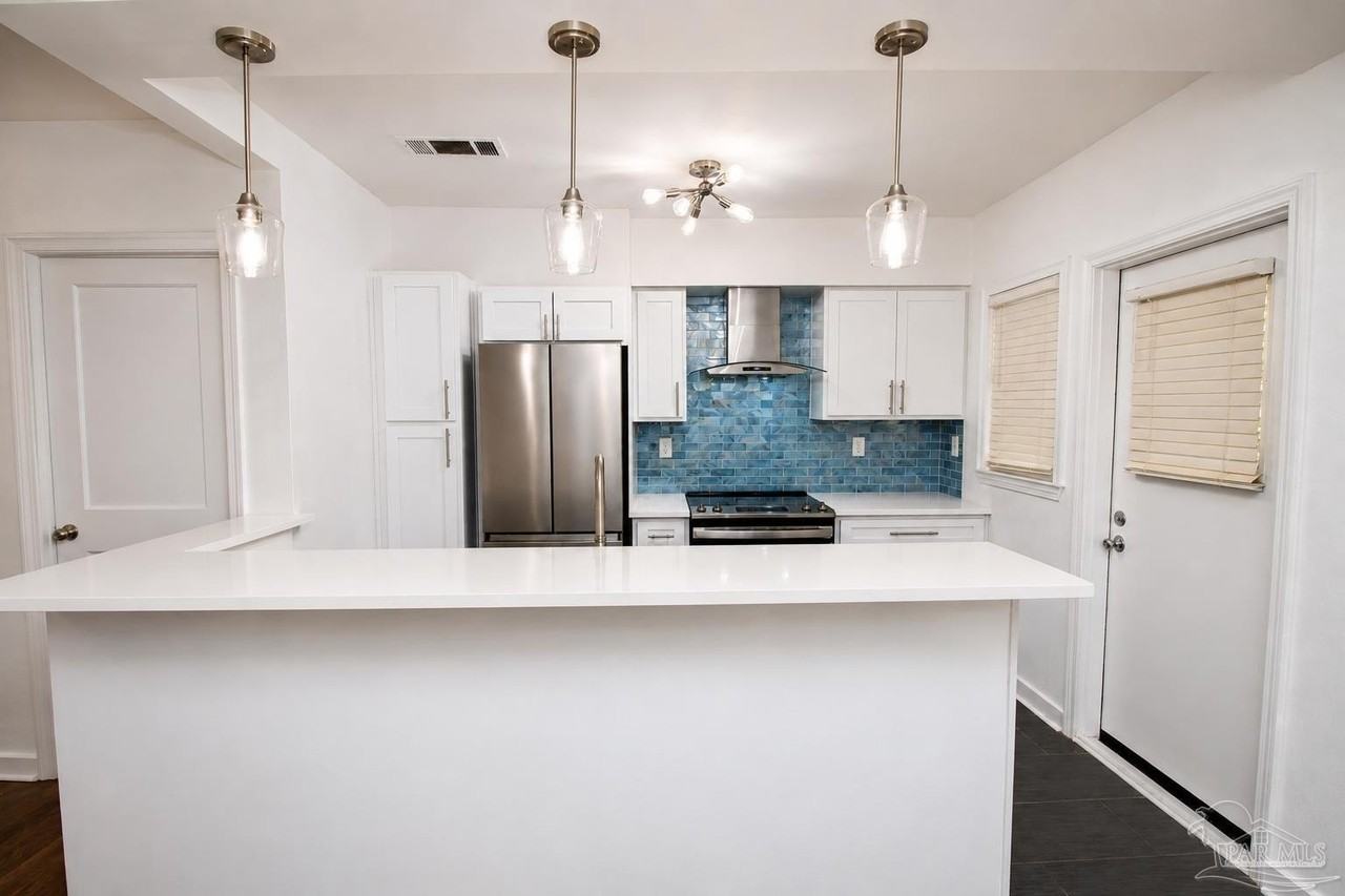 315 Flannan Rd - Photo 7 of 17