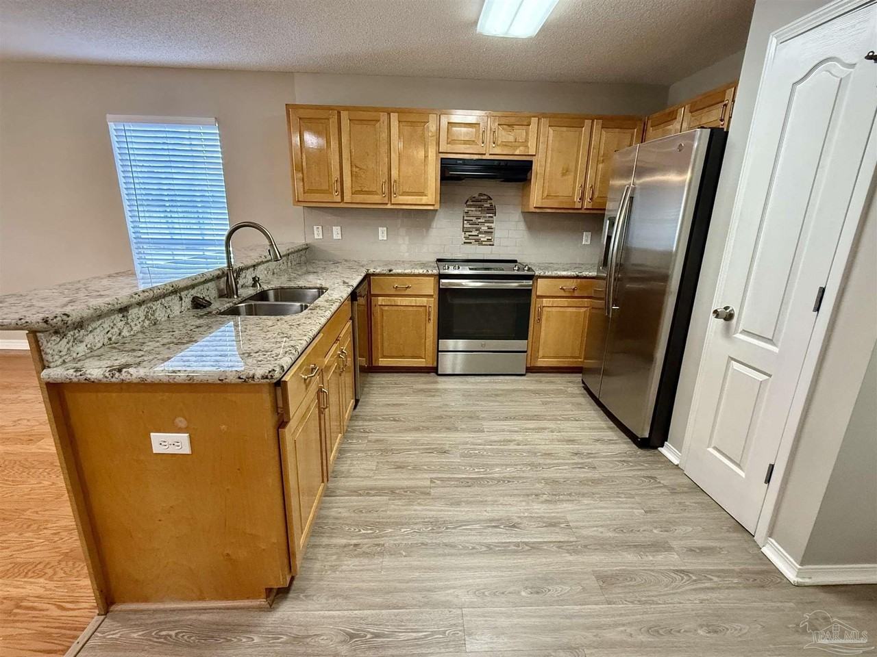2121 Pin High Dr - Photo 6 of 26
