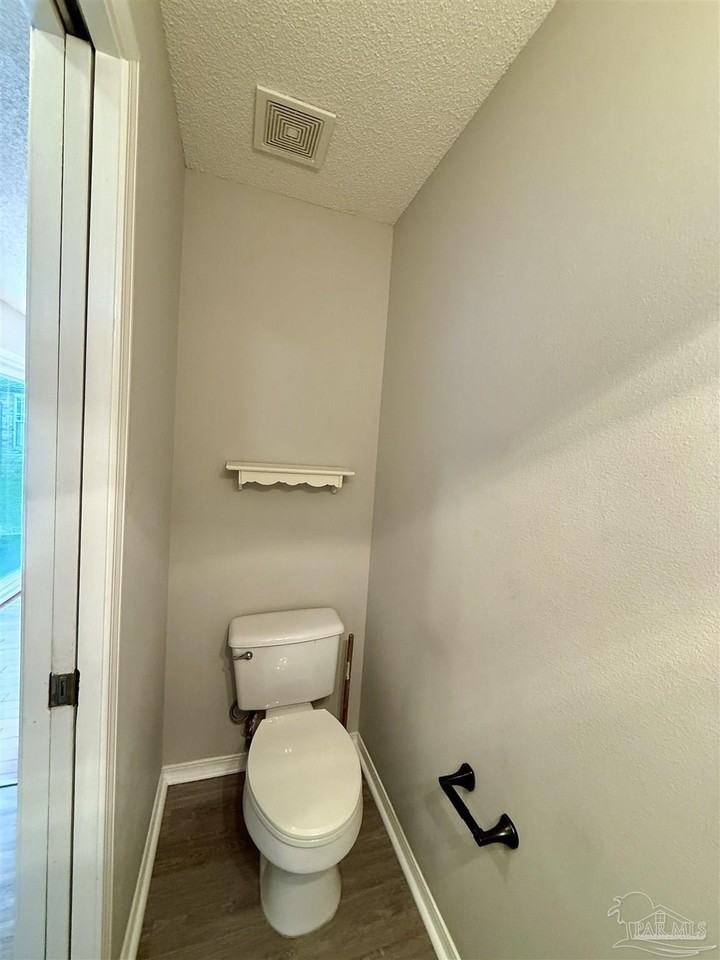 2121 Pin High Dr - Photo 7 of 26