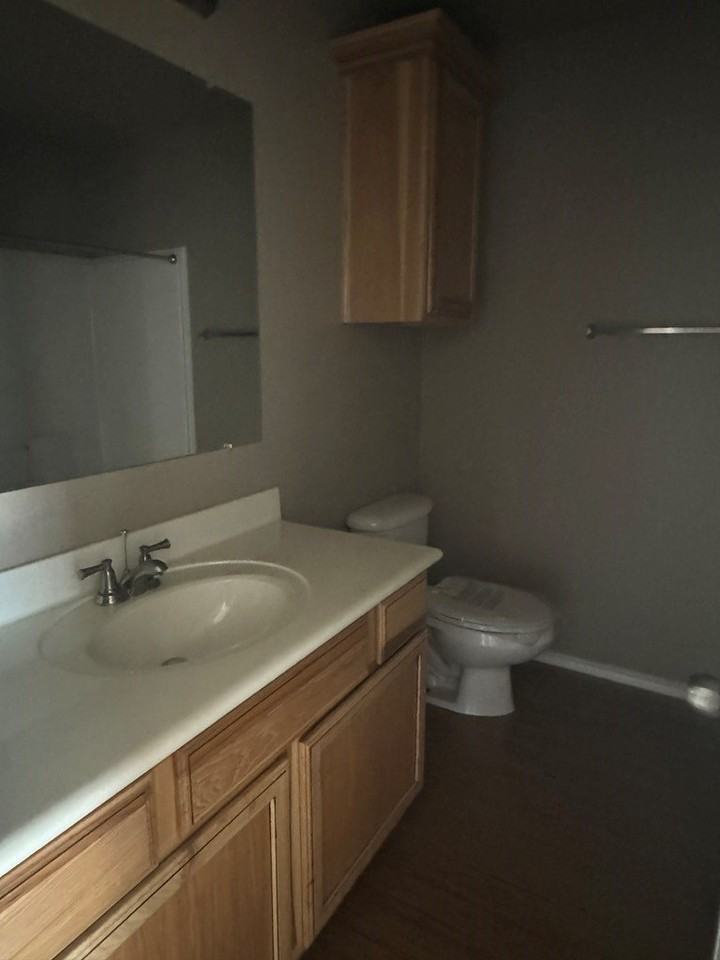 909 Beal Pkwy - Photo 3 of 6