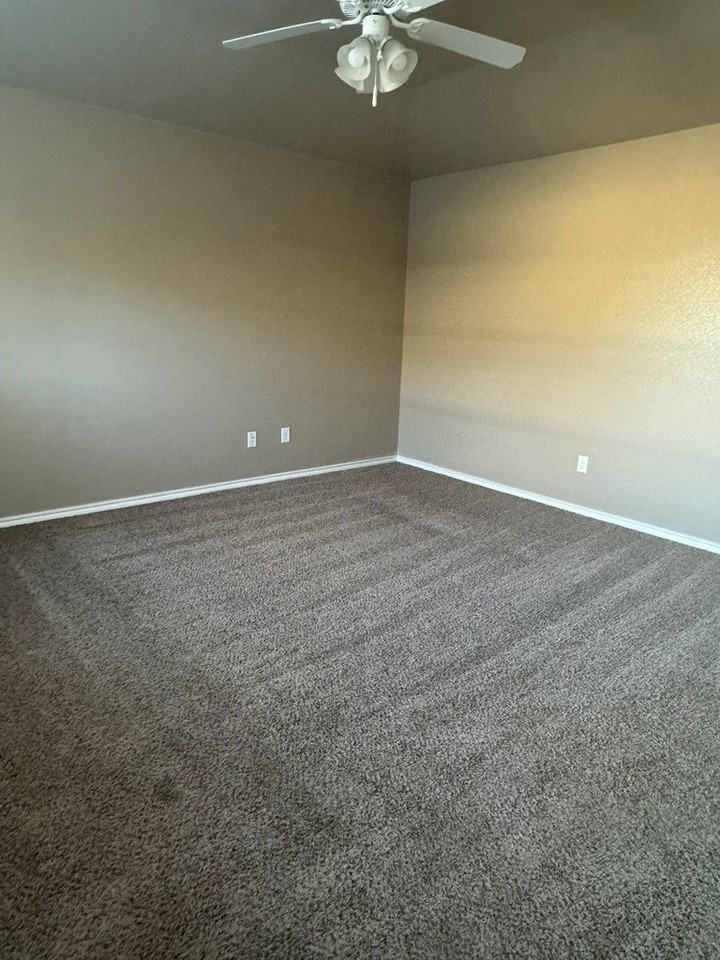 909 Beal Pkwy - Photo 4 of 6