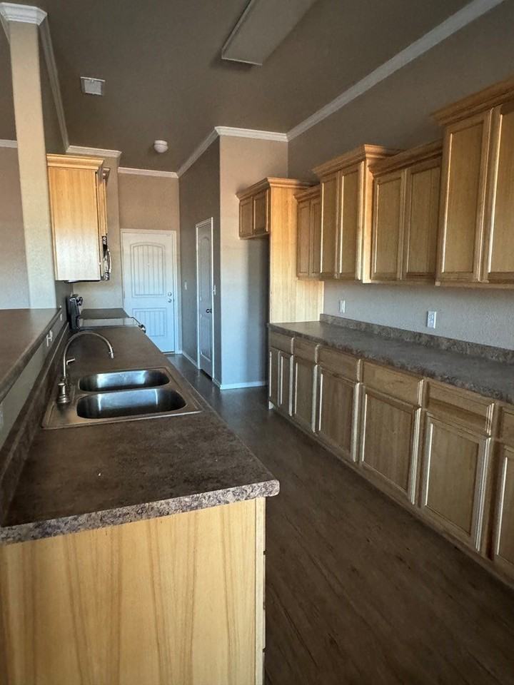 909 Beal Pkwy - Photo 5 of 6