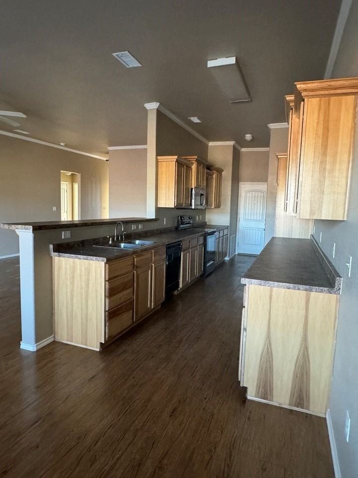 909 Beal Pkwy - Photo 6 of 6