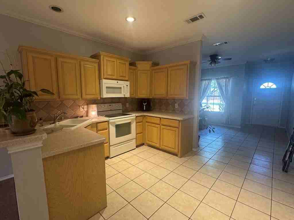 4519 Crockett Ave - Photo 2 of 10