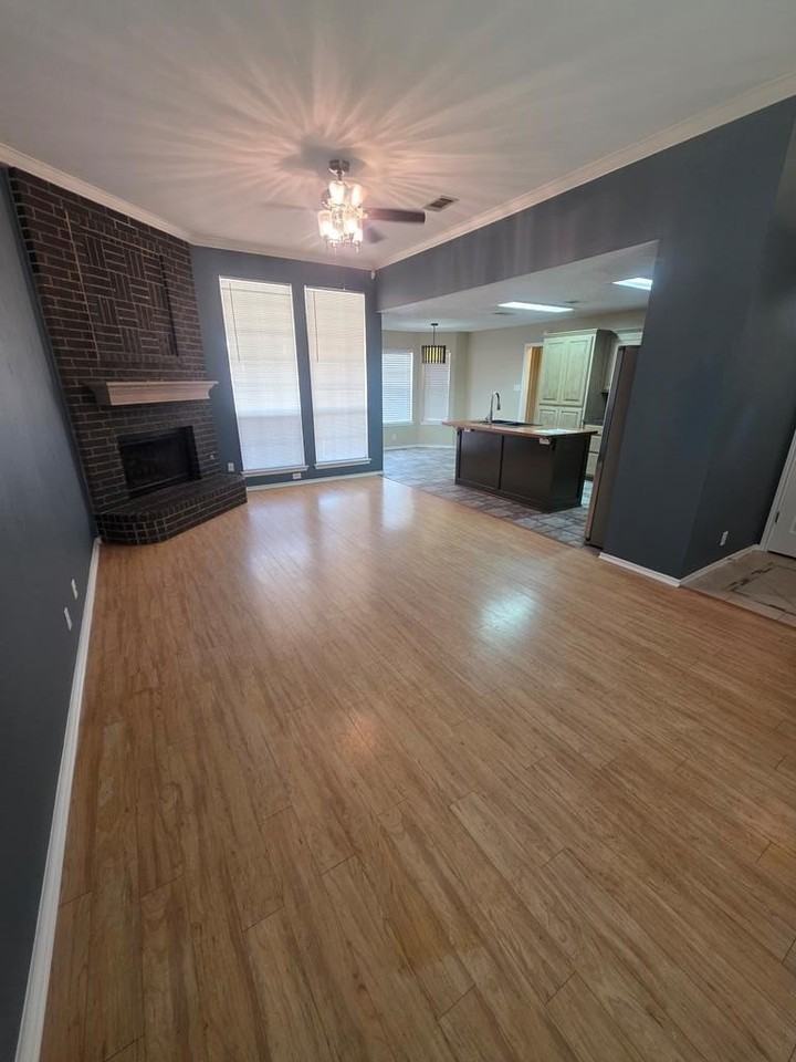 5203 Canadian Ave - Photo 4 of 34