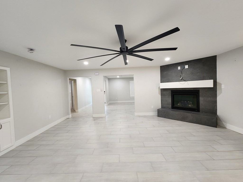3300 Durant Dr - Photo 5 of 44