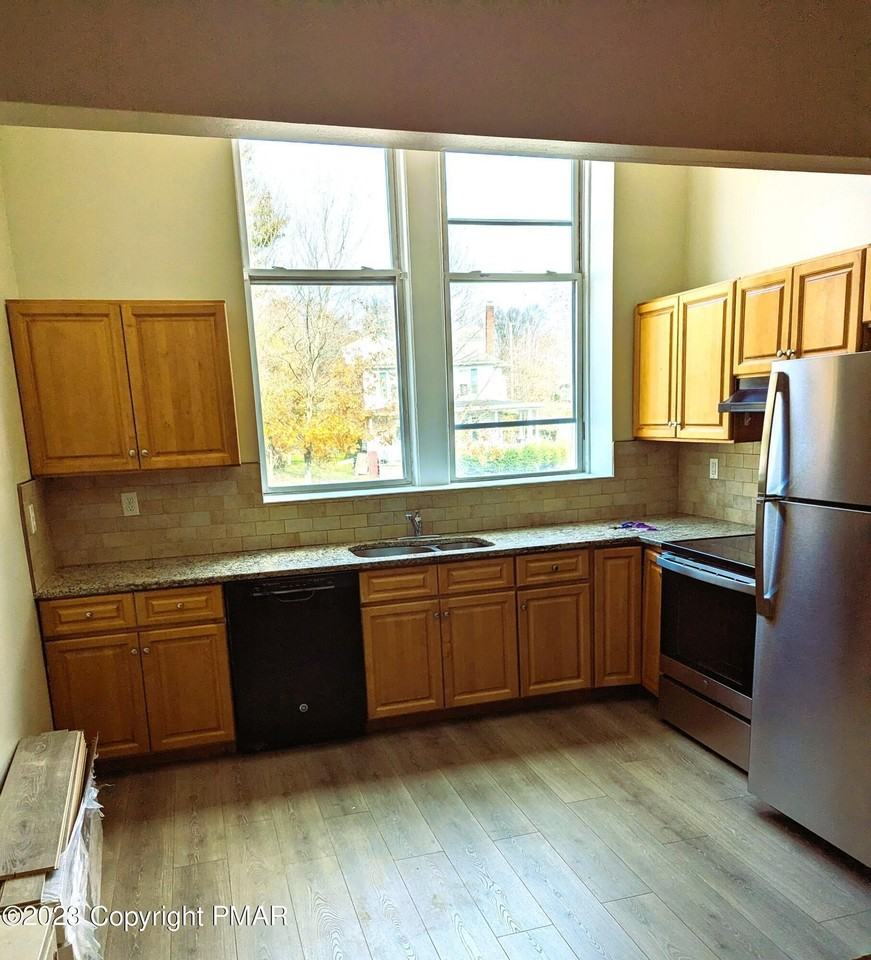300 Wilkes Barre St #3 - Photo 4 of 12
