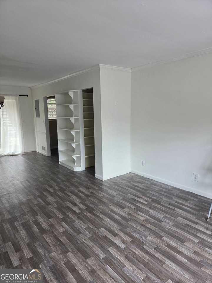 510 Coventry Rd - Photo 5 of 24
