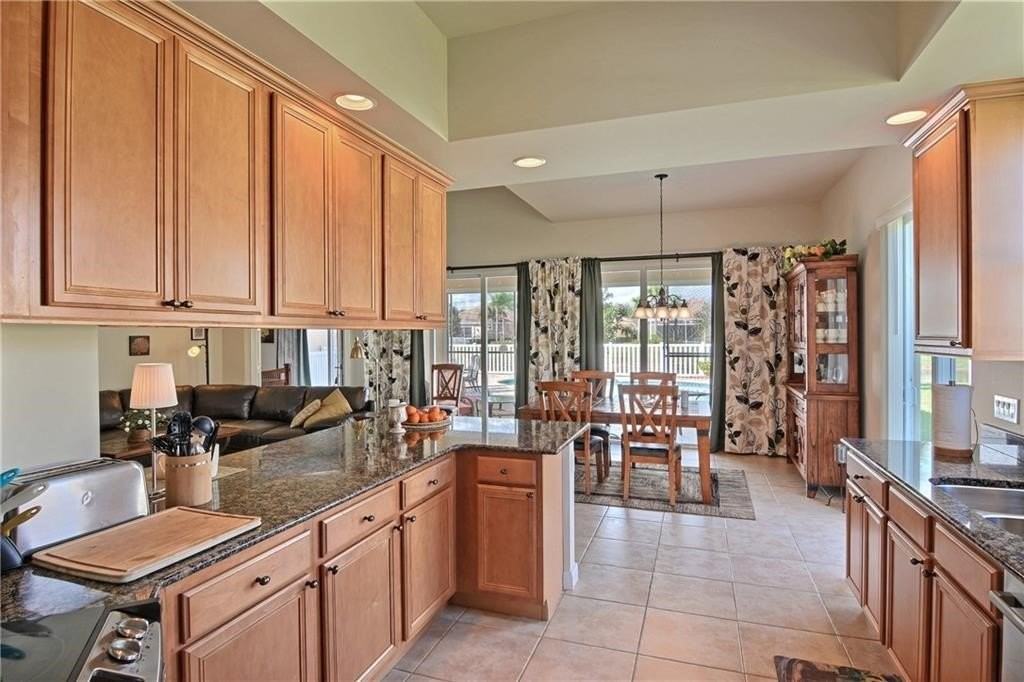 5254 Eleuthra Cir - Photo 2 of 36