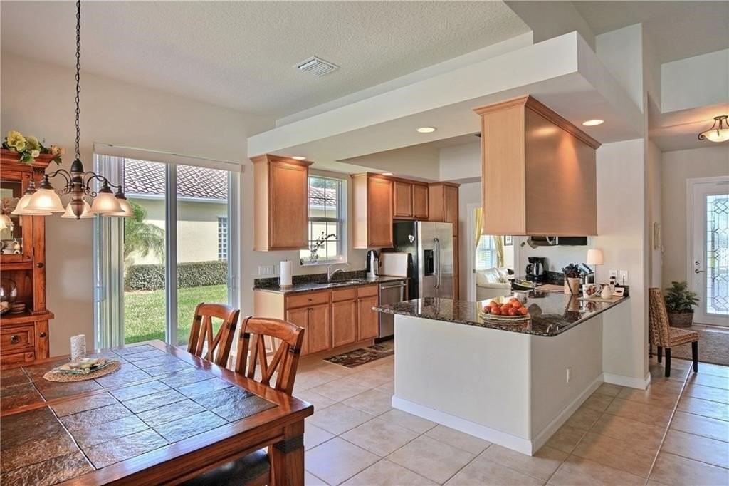 5254 Eleuthra Cir - Photo 6 of 36