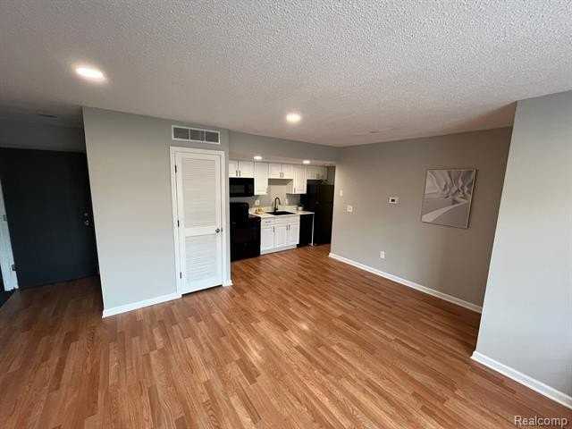 2639 Columbia Rd #7 - Photo 2 of 8