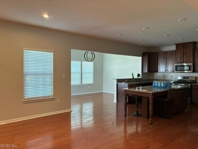 556 Oliver Way - Photo 5 of 32