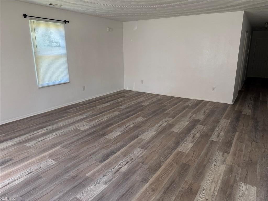1022 Kenton Ave - Photo 3 of 20