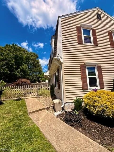 4708 Glencoe Ln - Photo 2 of 29