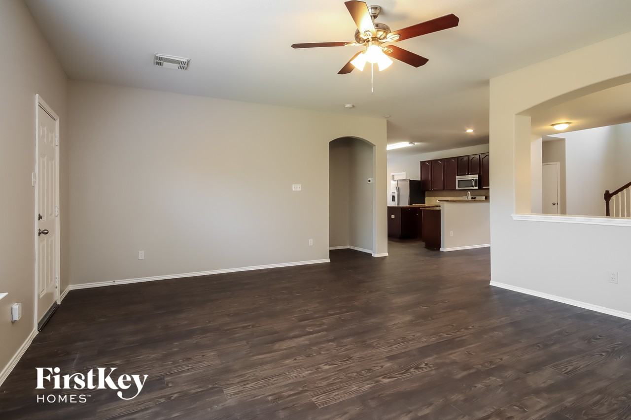 8610 Sunny Gallop Dr - Photo 4 of 15