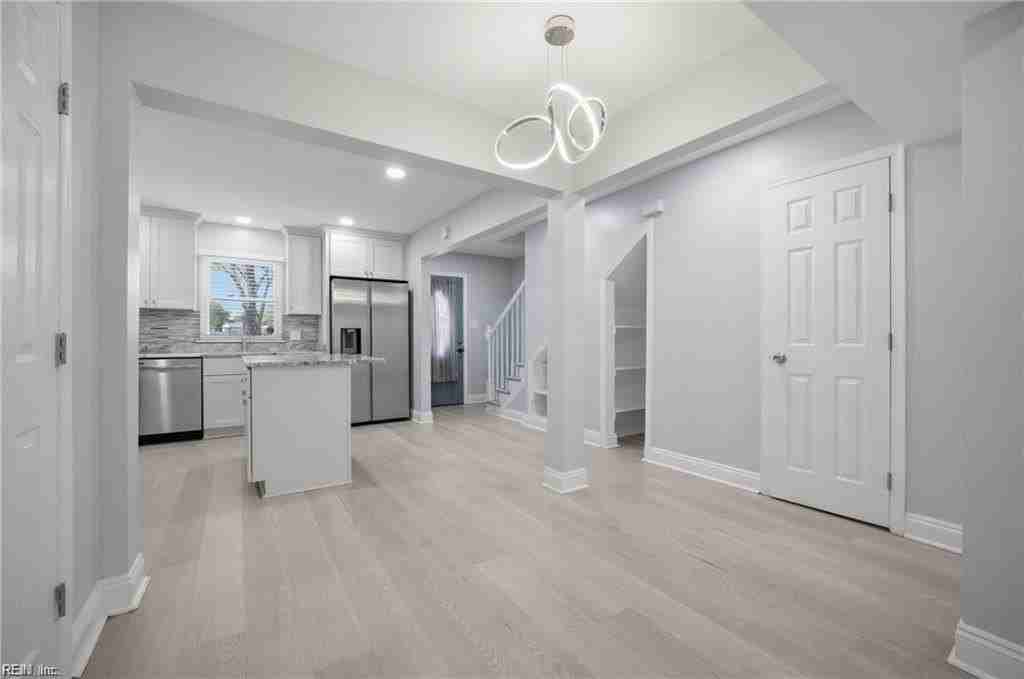 712 White Hall Ln - Photo 7 of 30