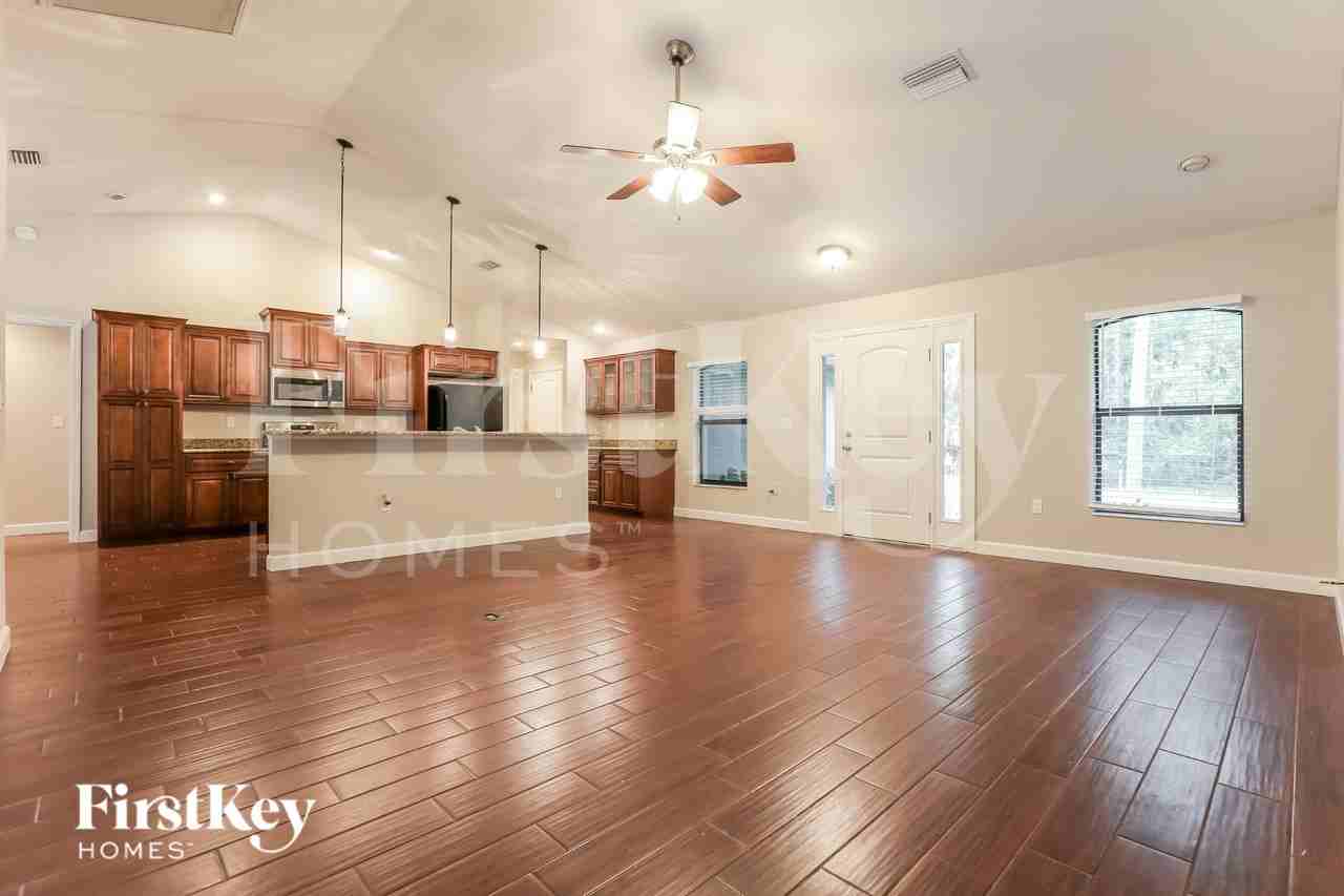 2267 Kamsler Ave - Photo 4 of 16