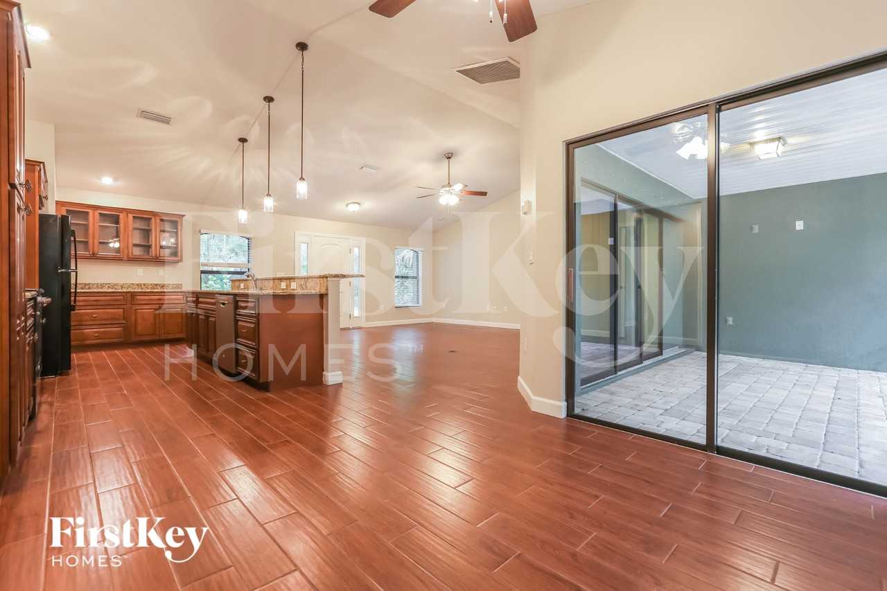 2267 Kamsler Ave - Photo 6 of 16