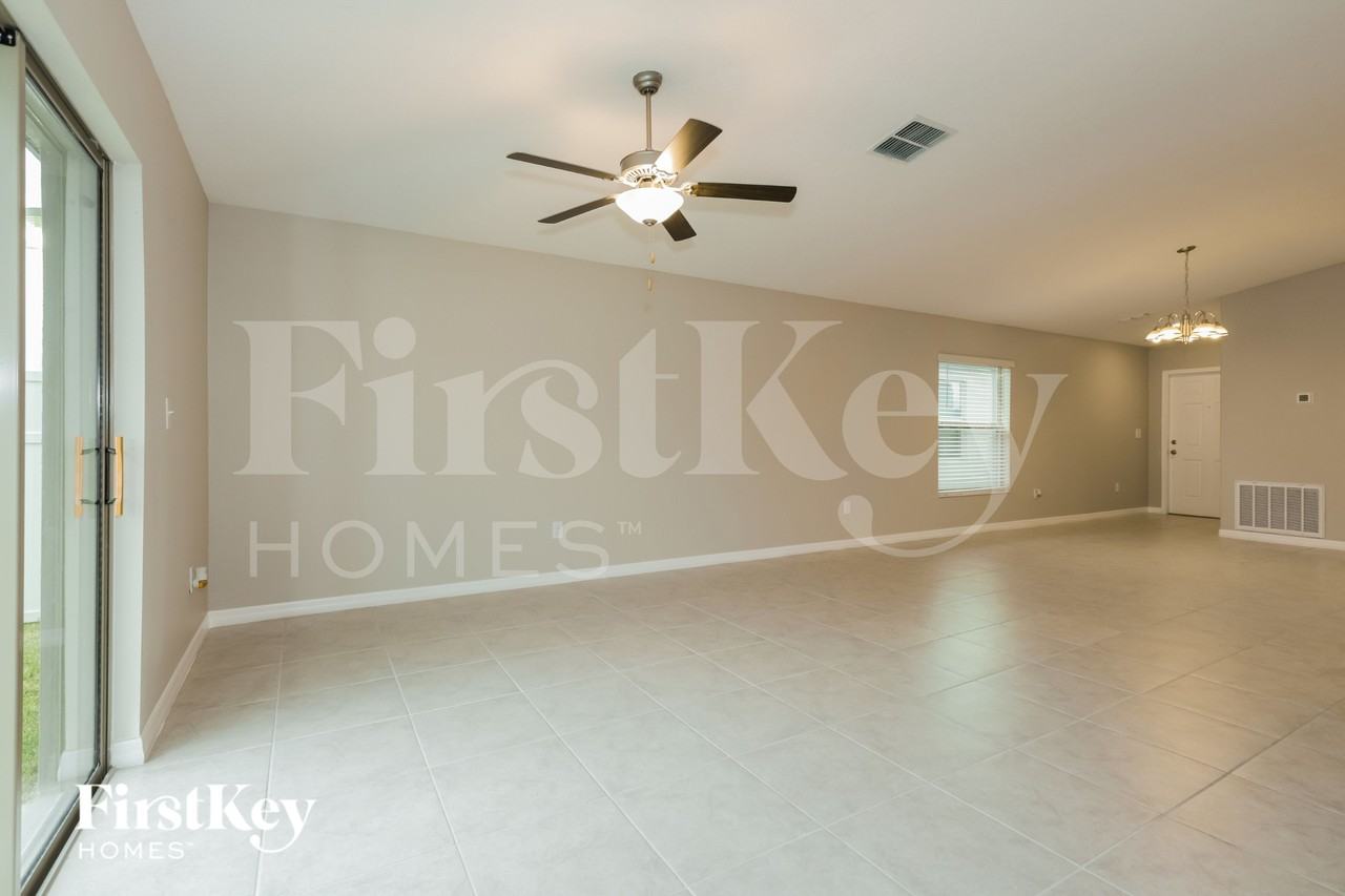 14909 Imperial Purple Ln - Photo 4 of 15