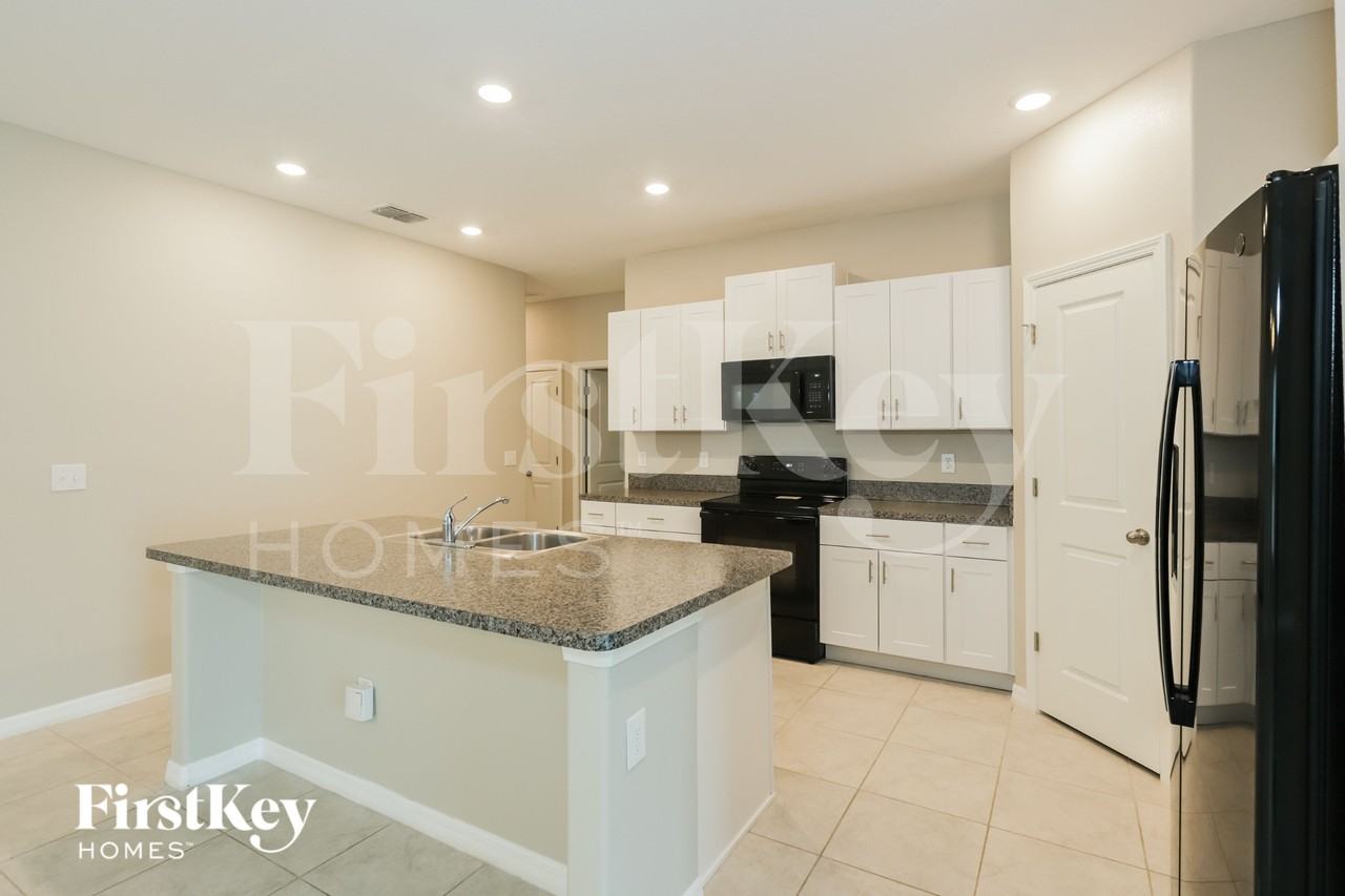 14909 Imperial Purple Ln - Photo 5 of 15