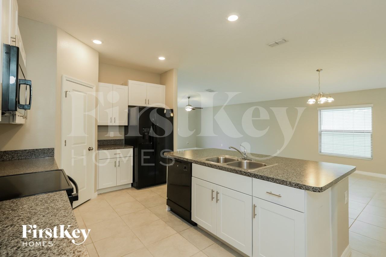 14909 Imperial Purple Ln - Photo 7 of 15