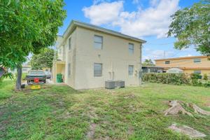 featured image of 1225 W 10th St #B